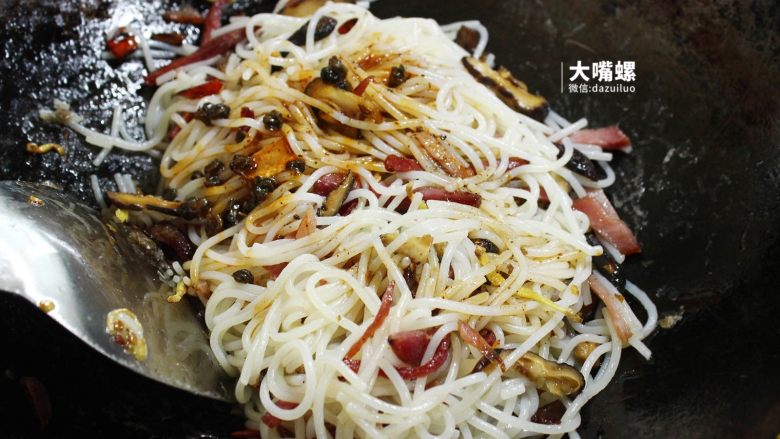 Dry-fried Haohuan snail noodles丨Big mouth snail