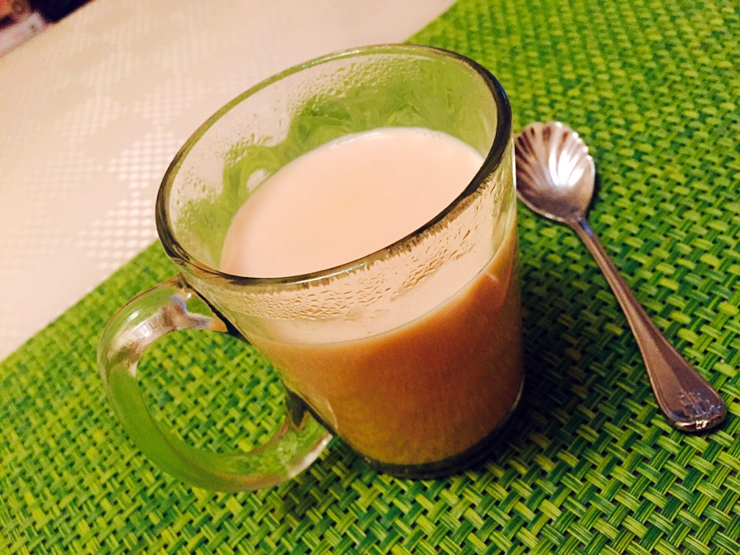 Super simple milk tea, pure love.