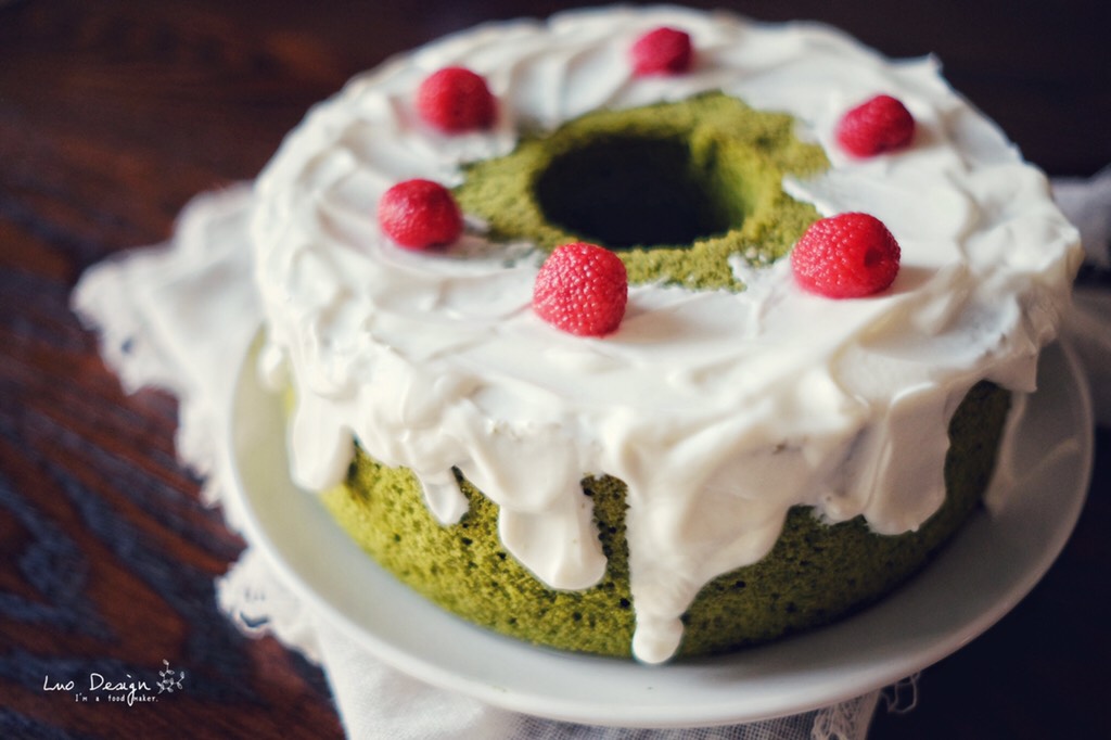 Hollow matcha chiffon cake