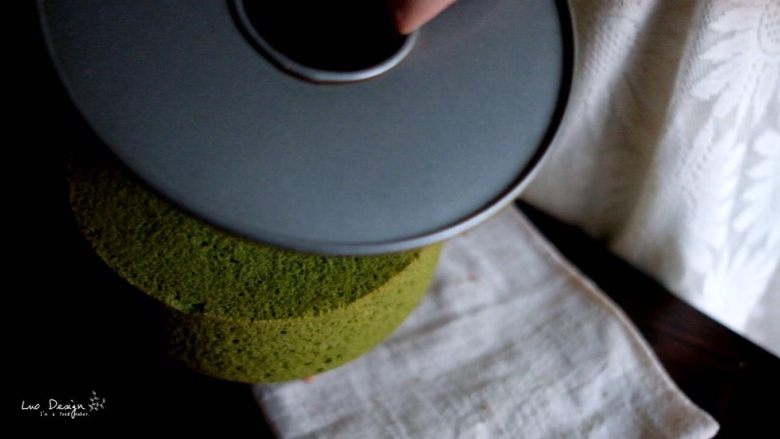 Hollow Matcha Chiffon Cake