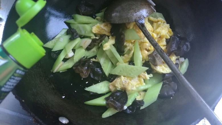 Cucumber Scrambled Eggs