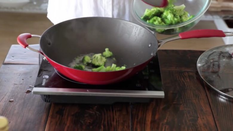 Home-style stir-fried beef with broccoli in 15 minutes