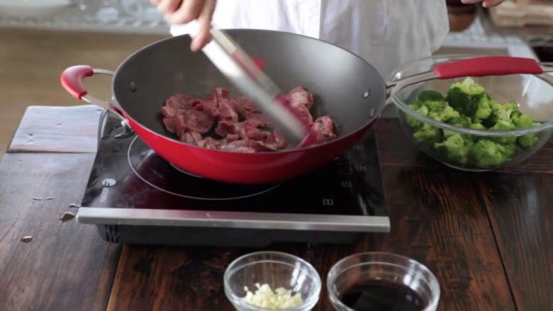 Home-style stir-fried beef with broccoli in 15 minutes