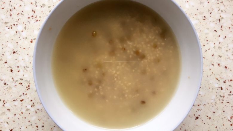 [Slimming and Relieving Heat] Millet and Mung Bean Drink