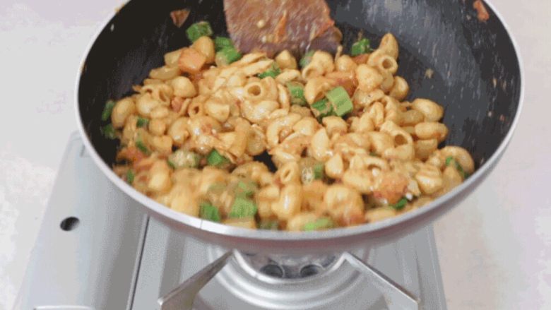 An unauthentic pasta, but so delicious that one person can eat three bowls!?