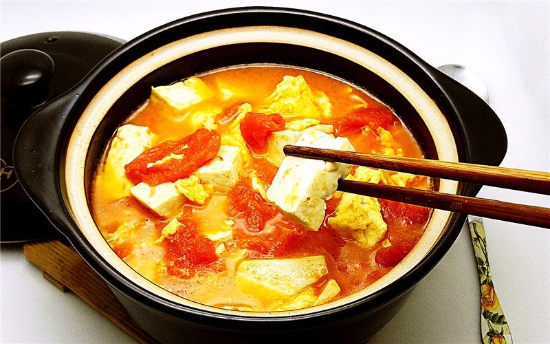 Tomato and tofu pot