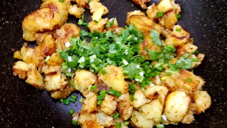 Spicy and fragrant cumin potatoes