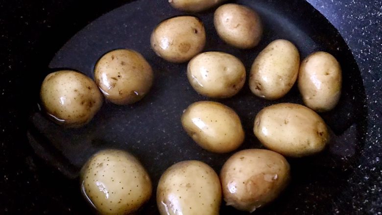 Spicy and fragrant cumin potatoes