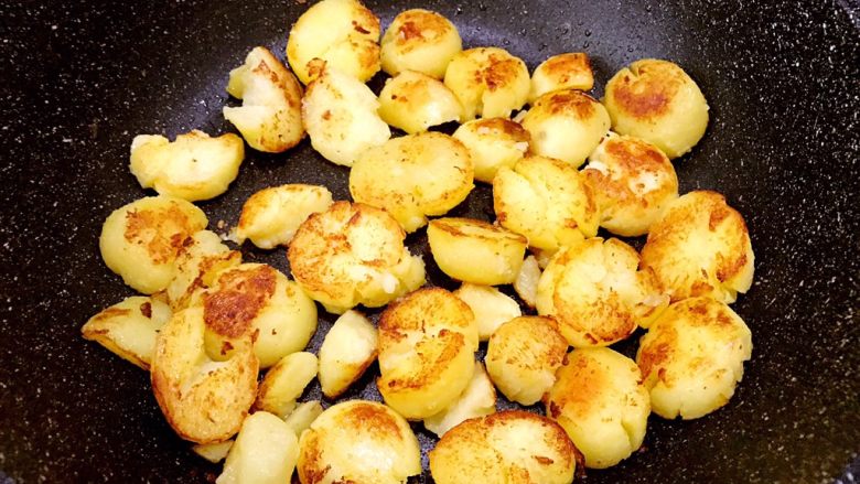 Spicy and fragrant cumin potatoes