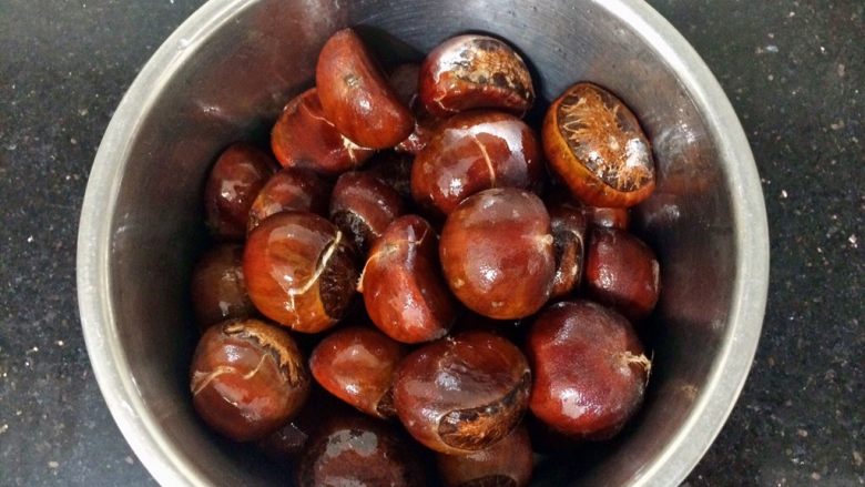 Roasted chestnuts with sugar