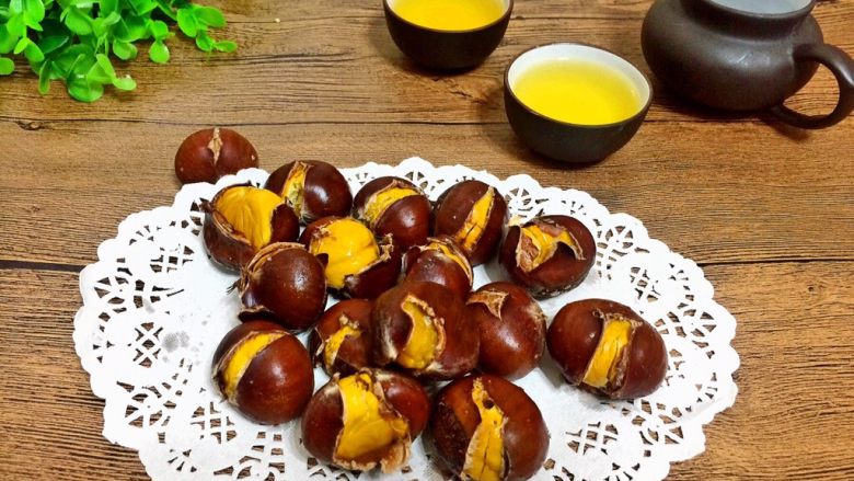 Roasted chestnuts with sugar