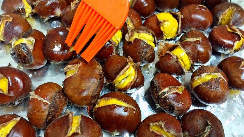 Roasted chestnuts with sugar