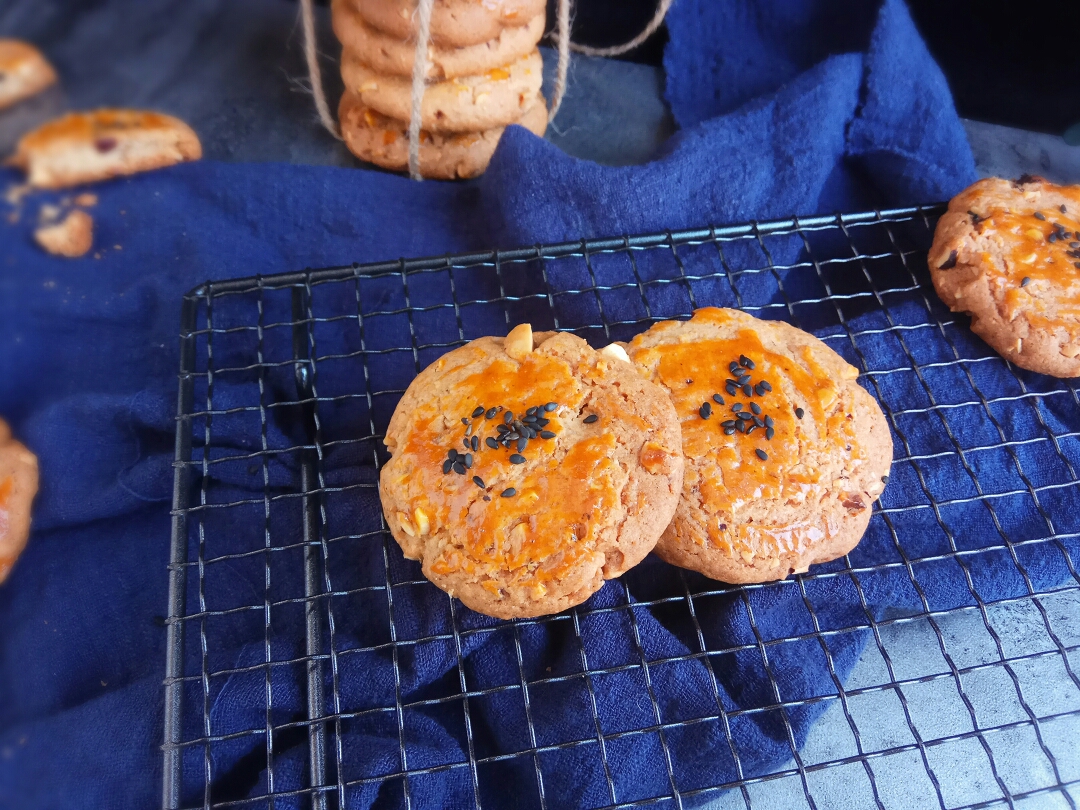 #家有 oven #Hazelnut cake~ so crispy that it falls apart