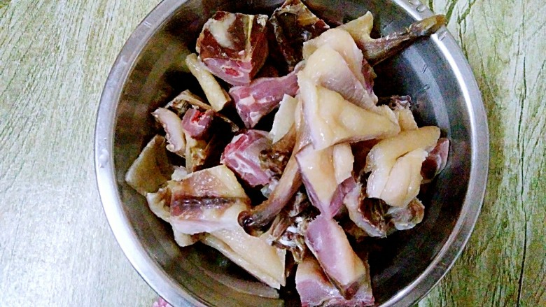 Preserved duck stewed with radish