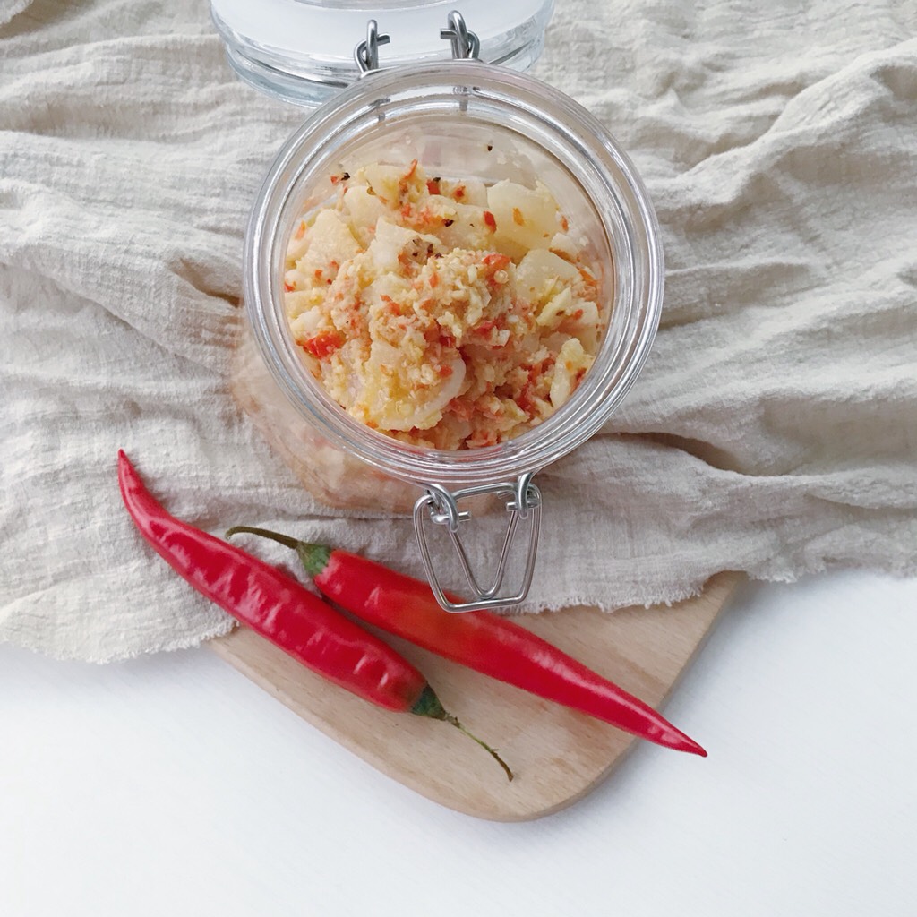 Chili Garlic Pickled Radish