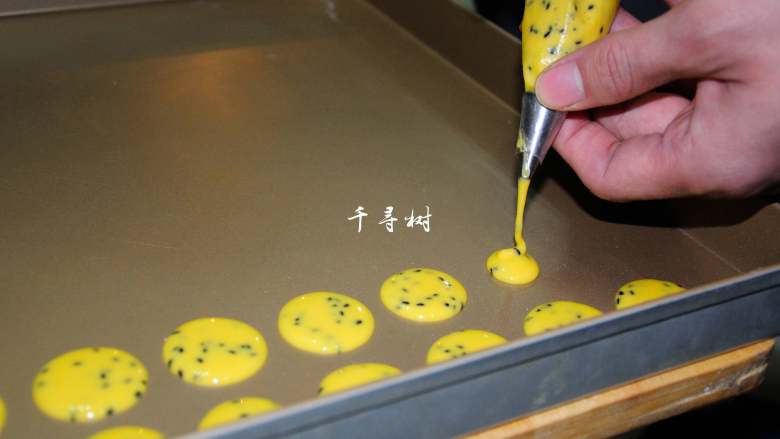 Black sesame egg tile biscuits An irresistible baby snack