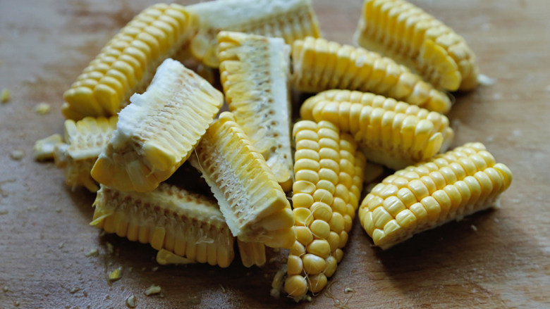 Corn, Horseshoe and Pork Ribs Soup