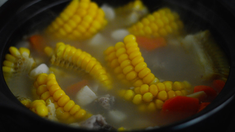 Corn, Horseshoe and Pork Ribs Soup