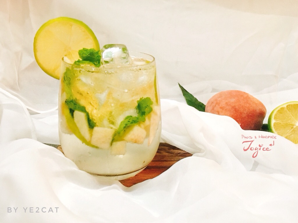 Peach Lime Mint Soda, a refreshing summer touch