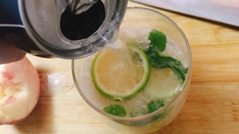 Peach Lime Mint Soda, a little refreshment in summer