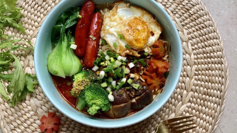 Grilled Sausage Egg Spicy Beef Bone Soup Noodles