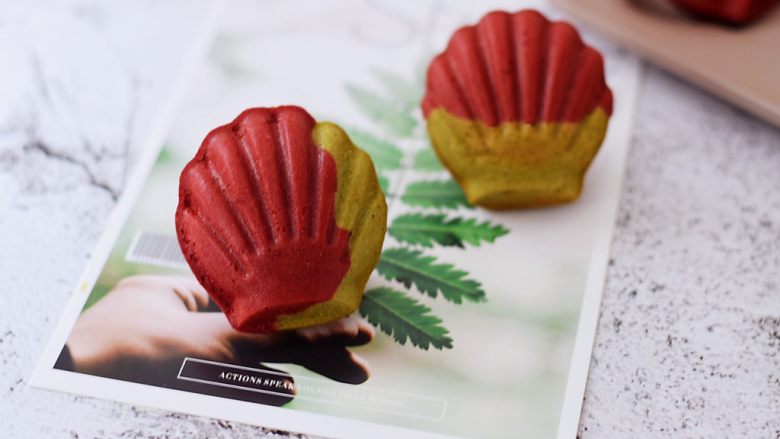 Two-color Madeleine Cake