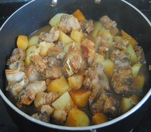 Pork roasted with potatoes