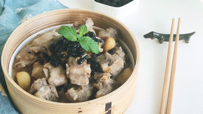 Tea food steamed pork ribs with black bean sauce