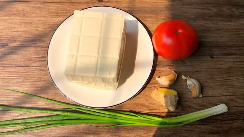 Tomato-roasted tofu