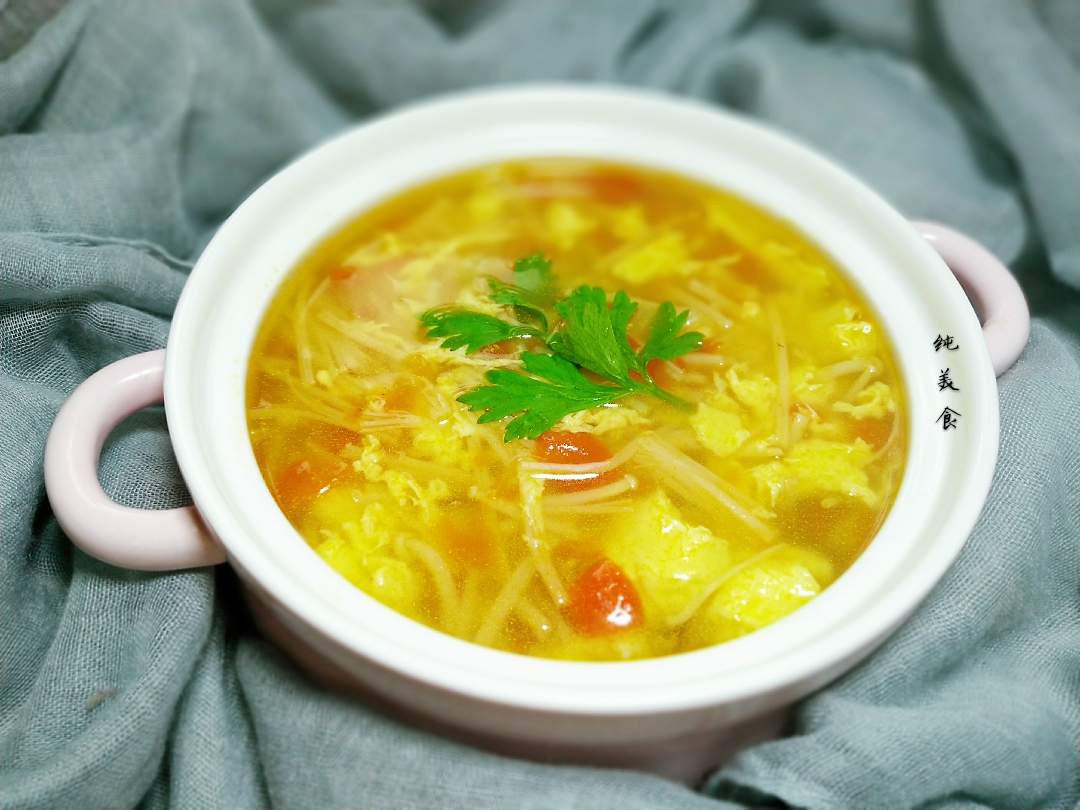 Golden Needle Tomato Egg Soup