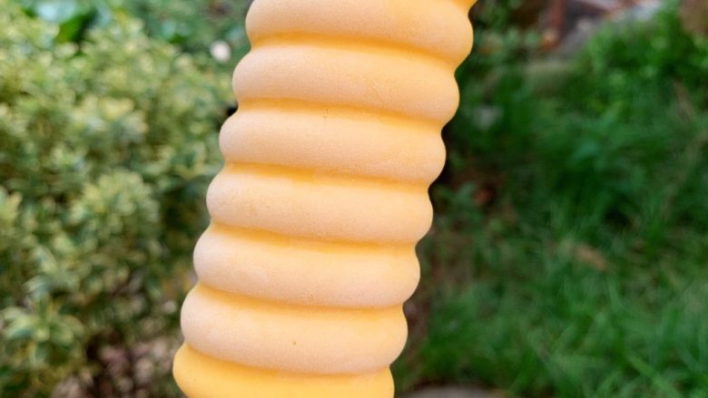 Mango ice cream (no ice residue)