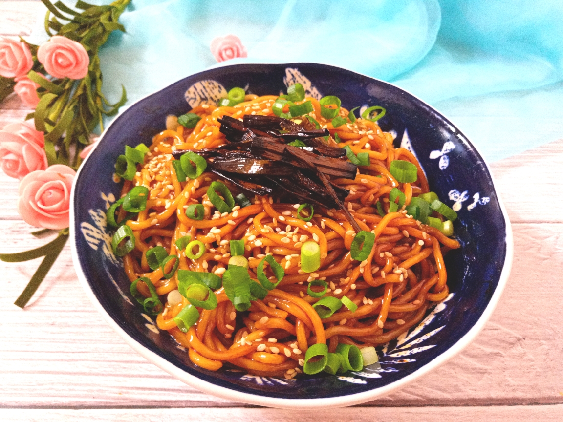 Scallion oil noodles