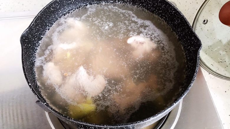 Cordyceps Flower, Shiitake Mushroom, Carrot, Corn and Pork Ribs Soup (Lazy Man's Pressure Cooker Version)