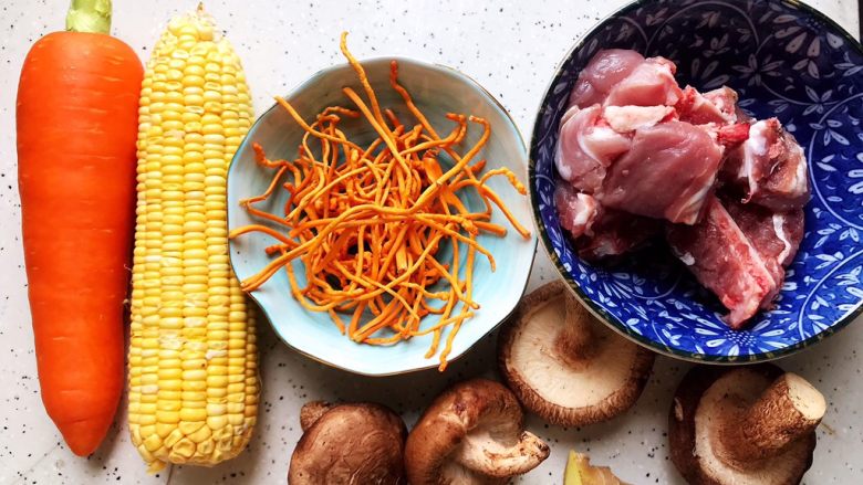 Cordyceps Flower, Mushroom, Carrot, Corn and Pork Ribs Soup (Lazy Man's Pressure Cooker Version)