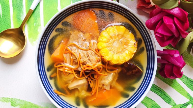 Cordyceps Flower, Shiitake Mushroom, Carrot, Corn and Pork Ribs Soup (Lazy Man's Pressure Cooker Version)