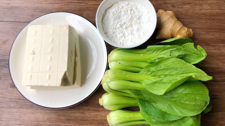 Green vegetable and tofu soup