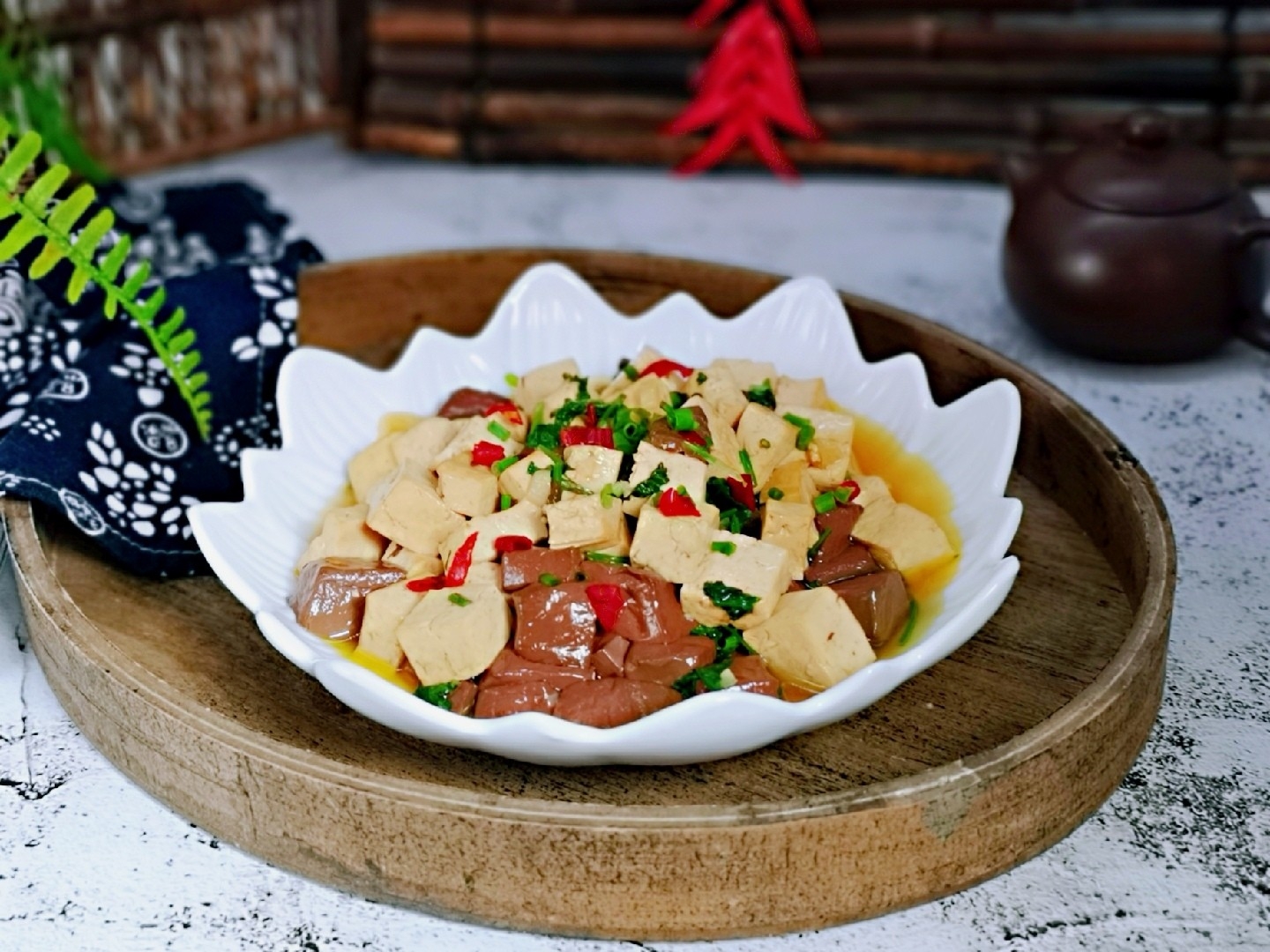 Braised tofu with duck blood