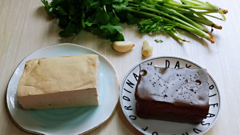 Duck blood roasted tofu