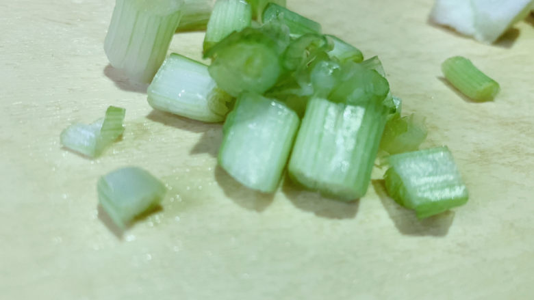 Stir-fried edamame with loofah