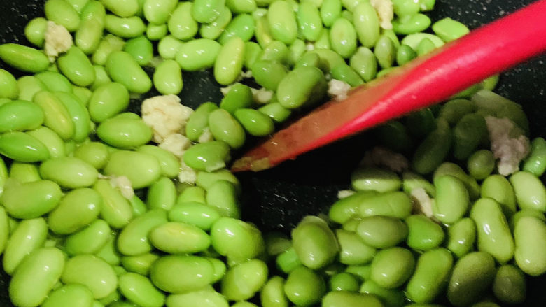 Fried edamame with loofah