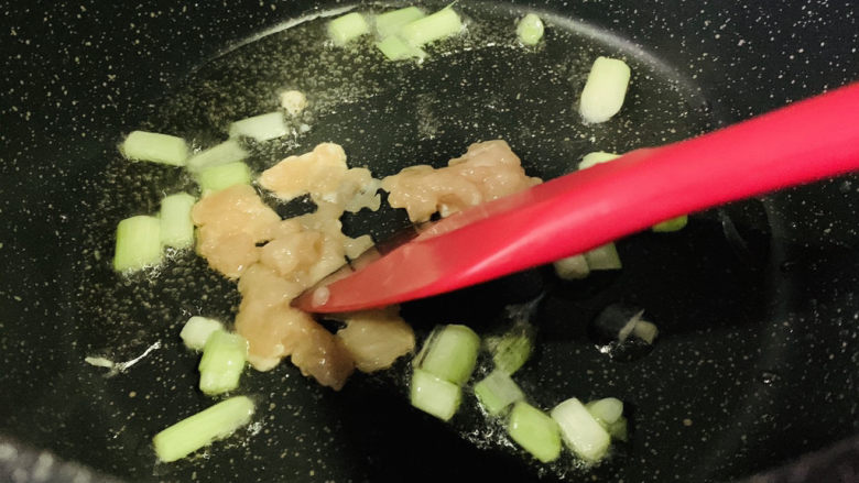 Stir-fried edamame with loofah