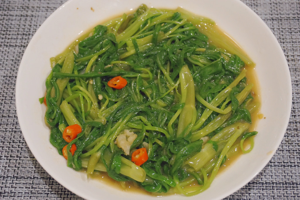 Fermented bean curd and water spinach