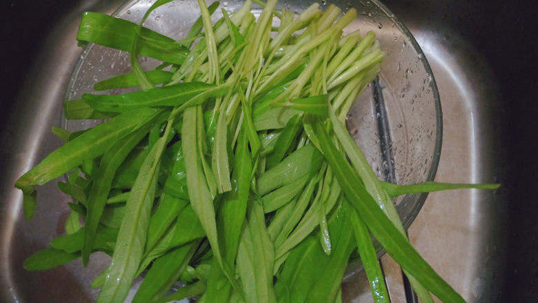 Bean curd and water spinach