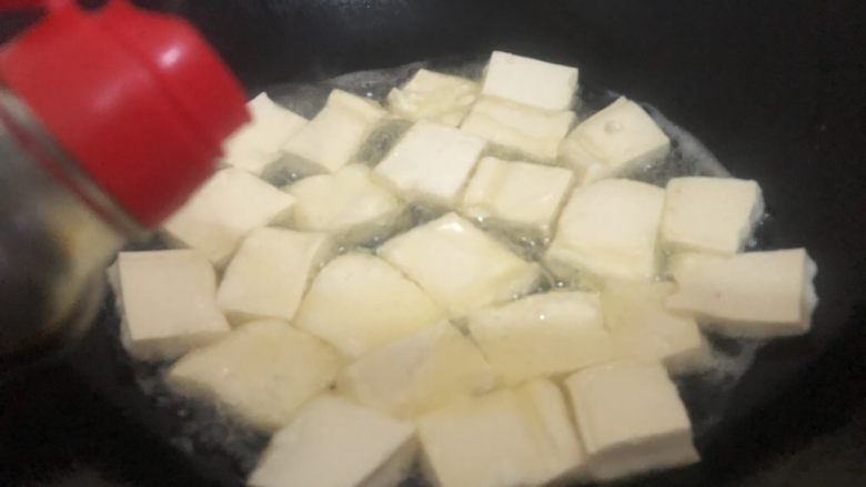 Stir-fried tofu with cabbage