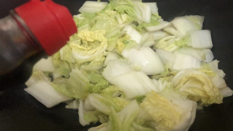 Stir-fried tofu with cabbage