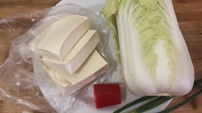 Stir-fried tofu with cabbage