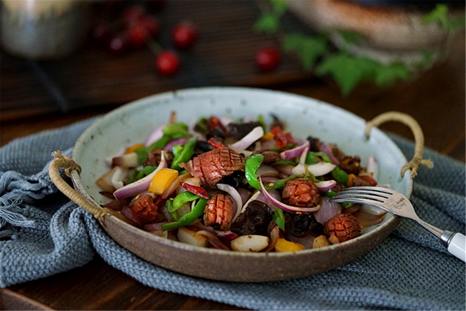 Pork kidneys with onions