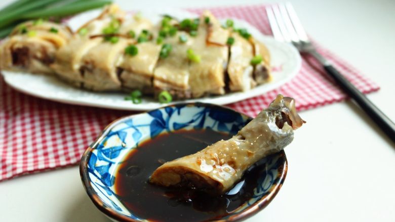 White chopped chicken with scallion oil