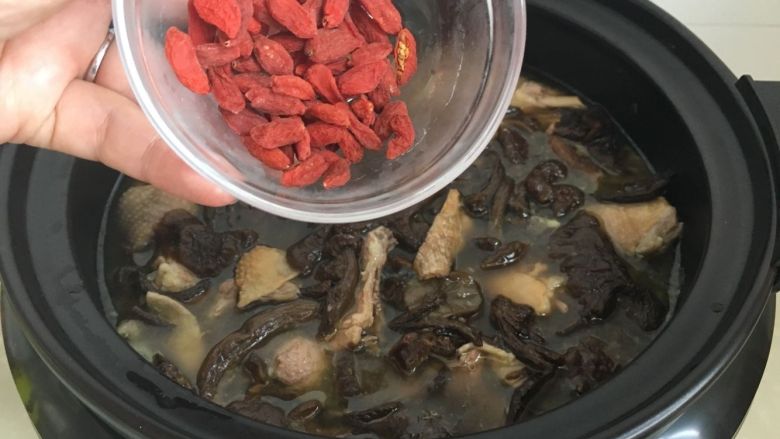 [Tuji Mountain Mushroom Soup] Mountain delicacies and game, replenishing qi and deficiency, and getting rid of fatigue 