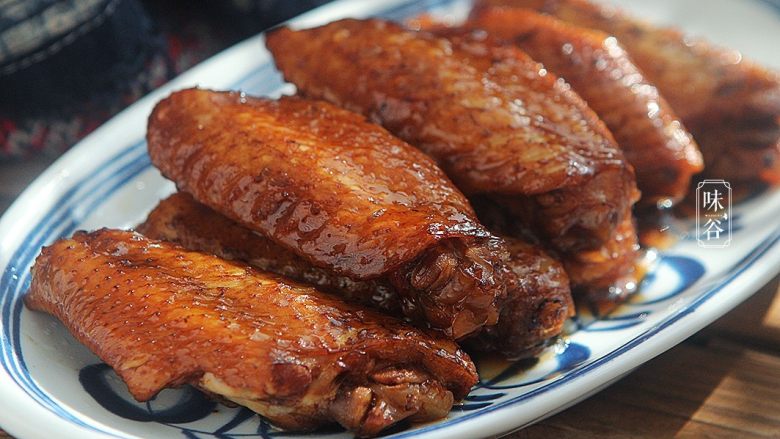 Simple and convenient rice cooker cola chicken wings